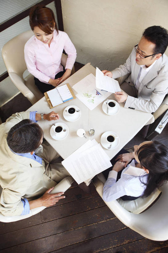 咖啡,东方人,中年人,同事,商务人士,商务女性,商务,成功,合作,团队,集体,信心,亚洲,套装,眼镜,队伍,饮食,饮料,纯净水,领导,经理,成就,咖啡店,商务装,合伙,领袖,工薪阶层,男人,男性,年轻男性,女人,亚洲人,白领,上班族,彩图