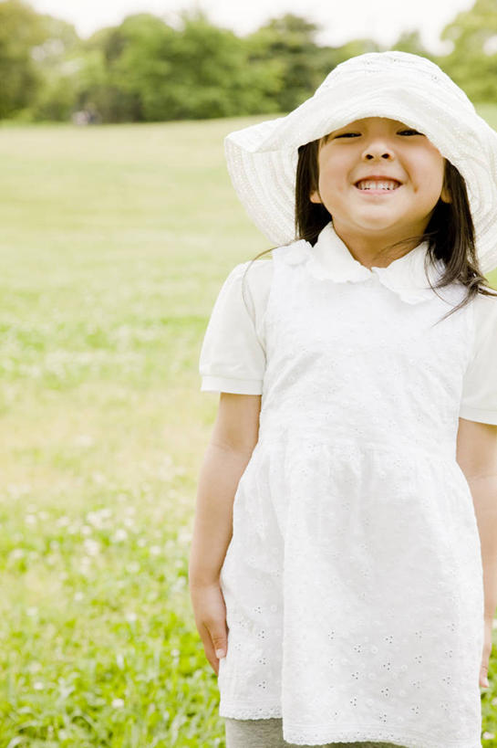 东方人,婴儿,儿童,一个人,公园,笑,微笑,纯洁,帽子,亚洲,小孩,可爱,童年,童趣,肖像,童真,烂漫,无邪,天真,女孩,女人,亚洲人,孩子,彩图