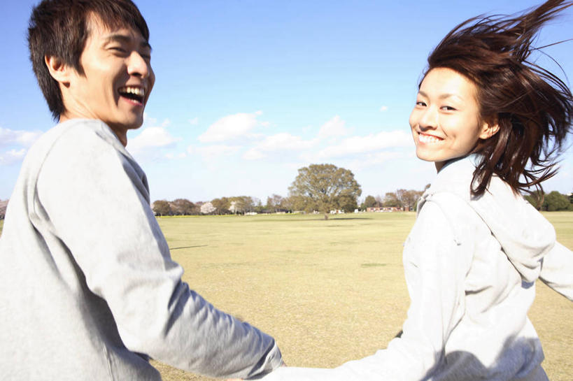 东方人,夫妻,公园,微笑,爱情,浪漫,春天,恩爱,恋人,生活方式,肖像,异性恋,男人,男性,女人,亚洲人,年轻人,夫妇,情侣,彩图,爱,伴侣