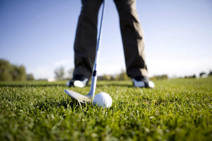 腿,一个人,室外,特写,白天,锻炼,运动,草原,北京,中国,亚洲,仅一个男性,仅一个人,高尔夫球,训练,开球,休闲装,高尔夫球场,草,仅一个年轻男性,放松,乐趣,专心,高尔夫球杆,享乐,东亚,高尔夫球运动,男人,男性,年轻男性,年轻人,休闲活动,彩图,欢乐,高尔夫练习场