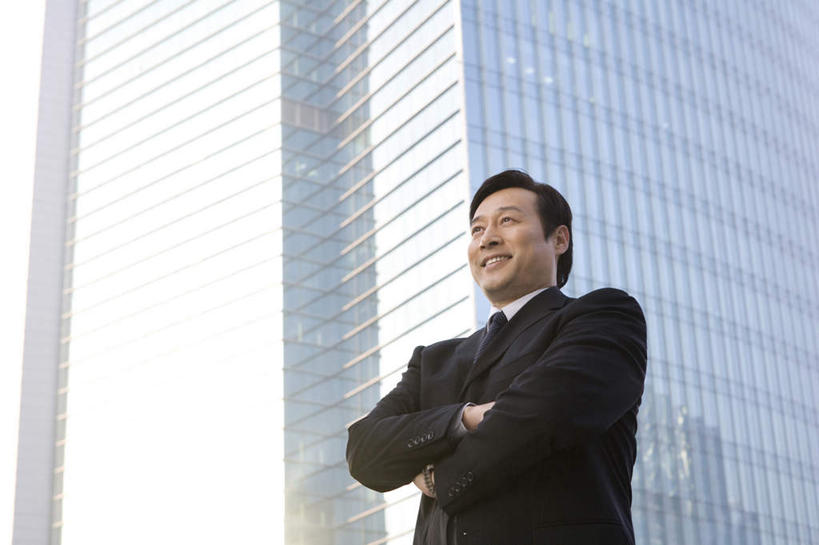 东方人,成年人,中年人,老年人,一个人,商务人士,商务男性,笑,双手交叉,微笑,露齿笑,室外,留白,正面,衬衫,商务,快乐,骄傲,成功,信心,城市,建筑,摩天大楼,北京,中国,亚洲,仅一个男性,仅一个人,仅一个中年男性,套装,领带,首都,方向,职业,办公大楼,财富,灵感,领导,双手抱胸,享乐,经理,都市风光,决心,商务装,梦想,市区,工薪阶层,渴望,东亚,责任,把握,金融区,老年男性,男人,男性,中年男性,亚洲人,中国人,白领,上班族,半身,彩图,衬衣,北京CBD,首席执行官,了解,掌控