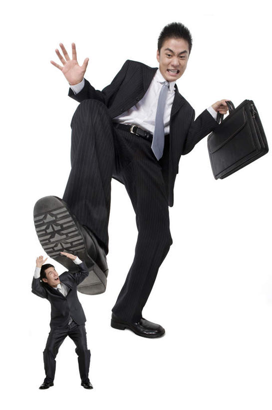 东方人,成年人,两个人,同事,商务人士,商务男性,站,举,留白,白色背景,正面,仰视,衬衫,商务,成功,残酷,合作,团队,集体,信心,竞争,鞋子,中国,套装,冲突,队伍,托,职业,压力,摄影,影棚,踏步,惊奇,动作,领导,恐怖,忧虑,成就,摄影棚,商务装,问题,合伙,领袖,工薪阶层,东亚,恐惧,暴虐,残暴,惨酷,危险,严酷,男人,男性,年轻男性,亚洲人,中国人,年轻人,白领,上班族,举起,举手,举着,向上举,向上伸,向上托,彩图,低角度拍摄,影棚拍摄,衬衣,拍摄,办公室职员