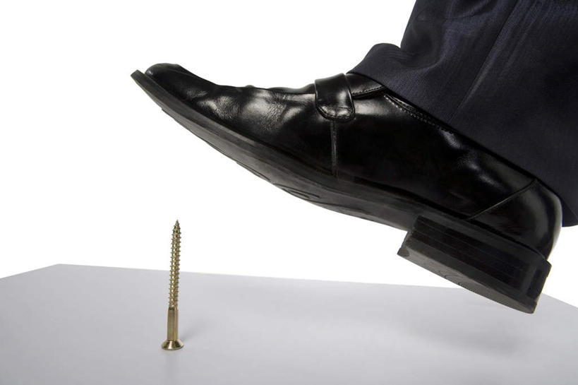 东方人,成年人,一个人,商务人士,商务男性,特写,留白,白色背景,衬衫,商务,鞋子,中国,套装,锐利,职业,螺丝,摄影,影棚,踏步,惊奇,动作,锋利,尖锐,摄影棚,商务装,问题,工薪阶层,东亚,危险,男人,男性,亚洲人,中国人,年轻人,白领,上班族,步行,彩图,影棚拍摄,衬衣,拍摄