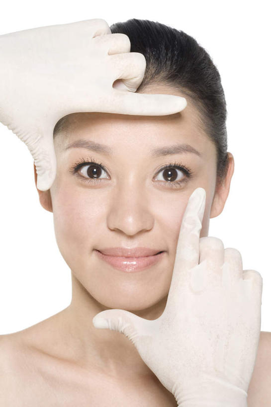 东方人,成年人,脸,头,脸颊,手,头发,裸体,一个人,两个人,微笑,白色背景,化妆,美容,快乐,幸福,安全,北京,中国,亚洲,仅一个年轻女性,仅一个女性,仅一个人,护肤,发光,防护,光亮,干净,裸露,肩膀,白色,黑色,手套,保养,享受,休闲,概念,放松,美女,保健,摄影,皮肤,保护,光滑,肖像,裸,保险,渴望,东亚,纯净,养颜,保全,周全,安稳,安定,防护手套,细腻,平滑,美化,完美,平安,年轻女性,女人,女性,亚洲人,中国人,年轻人,头部,脸部,脸蛋,面部,彩图,影棚拍摄,SPA美容,抗衰老