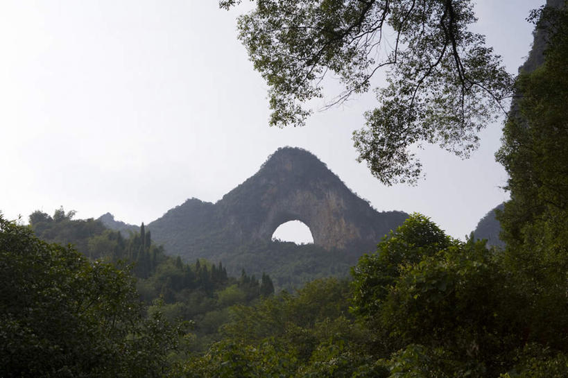 无人,横图,室外,白天,旅游,度假,河流,美景,山,山脉,桂林,中国,亚洲,地形,景观,拱门,喀斯特,娱乐,树,风景,自然,地标建筑,享受,休闲,景色,放松,摄影,宁静,岩层,中国文化,自然风光,东亚,广西壮族自治区,自然地理,岩石,彩图,桂林山水