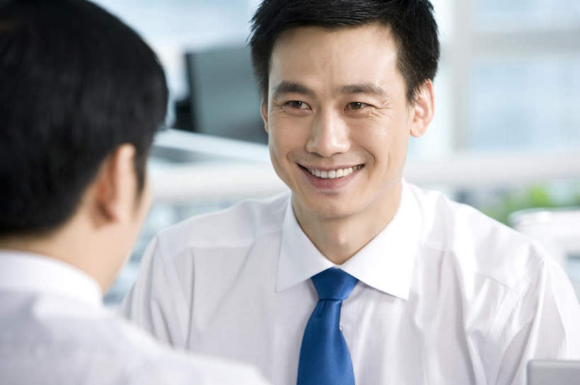 东方人,成年人,中年人,脸,头,脸颊,两个人,同事,商务人士,商务男性,办公室,笑,微笑,露齿笑,横图,正面,衬衫,商务,讨论,快乐,通讯,幸福,成功,合作,团队,集体,信心,北京,中国,亚洲,套装,开会,工作,会议,队伍,肩膀,职业,面对面,服务,摄影,支撑,领导,成就,商务装,合伙,领袖,工薪阶层,东亚,男人,男性,中年男性,亚洲人,中国人,头部,脸部,脸蛋,面部,白领,上班族,彩图,衬衣,办公室职员,商务会议