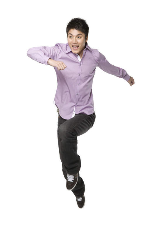 东方人,一个人,跳,笑,微笑,露齿笑,竖图,白色背景,正面,衬衫,快乐,兴奋,幸福,北京,中国,亚洲,仅一个男性,仅一个人,半空,大喊,牛仔裤,刺激,仅一个年轻男性,张嘴,活力,摄影,影棚,动作,酷,现代舞,摄影棚,肖像,张大嘴巴,东亚,无忧无虑,男人,男性,年轻男性,亚洲人,中国人,年轻人,张开嘴,舞者,彩图,影棚拍摄,欢乐,拍摄,舞蹈