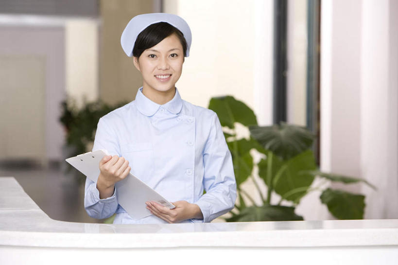 东方人,成年人,一个人,护士,医院,笑,微笑,露齿笑,横图,竖图,白天,正面,制服,快乐,信心,昆明,中国,亚洲,仅一个年轻女性,仅一个女性,仅一个人,拿着,干净,职业,写字板,关爱,东亚,年轻女性,女人,女性,亚洲人,中国人,年轻人,半身,彩图,病历卡