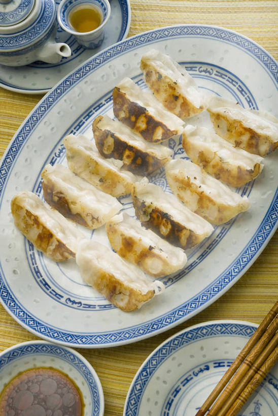 无人,竖图,俯视,室内,烹饪,筷子,桌子,静物,许多,木制,料理,食品,饺子,开胃菜,很多,菜肴,美食,饮食,食物,盘子,茶壶,摄影,佳肴,清新,中国文化,东亚文化,健康食物,开胃酱,茶杯,彩图,高角度拍摄,开味小菜,开胃小菜,前菜