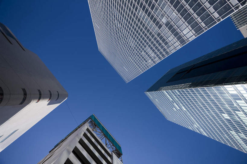 无人,横图,室外,白天,留白,仰视,商务,城市,建筑,摩天大楼,现代,蓝色,天空,摄影,上升,渴望,万里无云,彩图,低角度拍摄