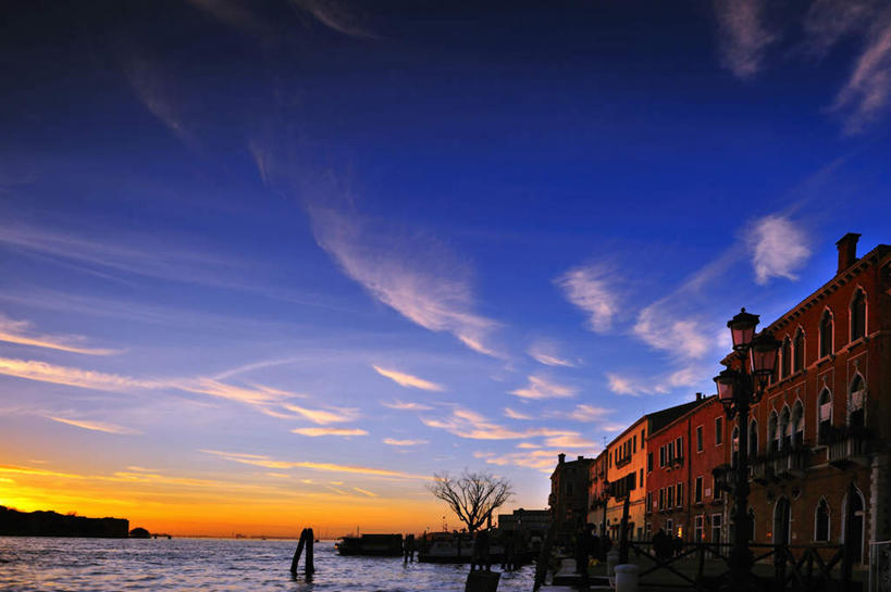 无人,横图,室外,白天,留白,度假,探险,日出,美景,日落,水,城市,建筑,路灯,日光,意大利,波纹,反射,景观,云,古城,古典,历史,蓝色,风景,天空,自然,景色,放松,探索,摄影,宁静,运河,照亮,享乐,自然风光,意大利文化,欧洲文化,冒险,彩图,大运河,传统文化