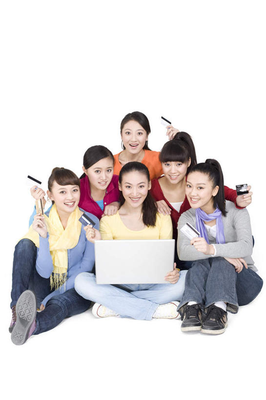 东方人,成年人,一个人,人群,坐,笑,微笑,露齿笑,竖图,留白,白色背景,正面,购物,快乐,通讯,友谊,信用卡,消费,笔记本电脑,互联网,技术,中国,亚洲,仅一个年轻女性,仅一个女性,仅一个人,连接,敲打,欢呼,庆祝,并排,拿着,牛仔裤,休闲装,输入,打字,零售,金融,点击,敲击,享乐,选购,贸易,东亚,北京市,血拼,无线电技术,按键,计算机,年轻女性,女人,女性,亚洲人,中国人,年轻人,电子商务,坐着,彩图,影棚拍摄,欢乐,团购