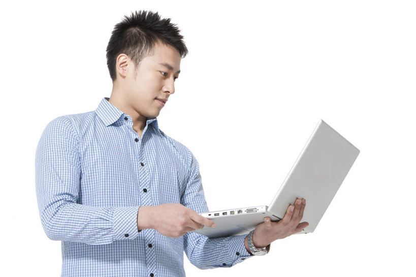 东方人,成年人,一个人,商务人士,商务男性,笑,微笑,露齿笑,横图,竖图,留白,白色背景,侧面,衬衫,商务,快乐,信心,笔记本电脑,互联网,技术,亚洲,仅一个男性,仅一个人,敲打,套装,瓷器,拿着,休闲装,输入,仅一个年轻男性,打字,职业,生活方式,点击,敲击,专心,享乐,商务装,网上冲浪,工薪阶层,东亚,北京市,无线电技术,按键,计算机,男人,男性,年轻男性,亚洲人,中国人,年轻人,白领,上班族,半身,彩图,影棚拍摄,衬衣,欢乐