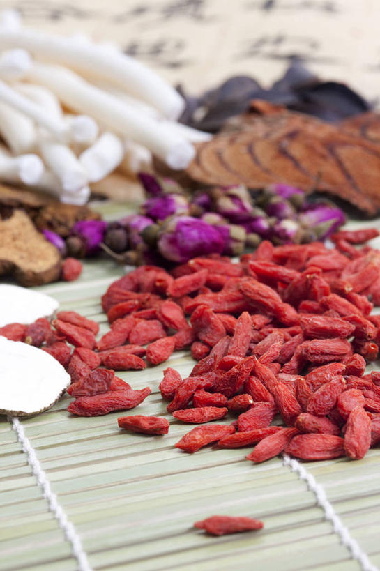 无人,竖图,植物,静物,北京,中国,亚洲,药,食品,草药,药草,饮食,中药,饮料,干花,摄影,有机食品,影棚,多样,枸杞,中国文化,摄影棚,药材,中草药,营养品,中医,东亚,健康食物,中药材,本草,密花豆,秤砣,彩图,影棚拍摄,拍摄,白花油麻藤,鸡血藤,亮叶岩豆藤,山鸡血藤,香花岩豆藤,血藤,泽泻,木通,传统文化