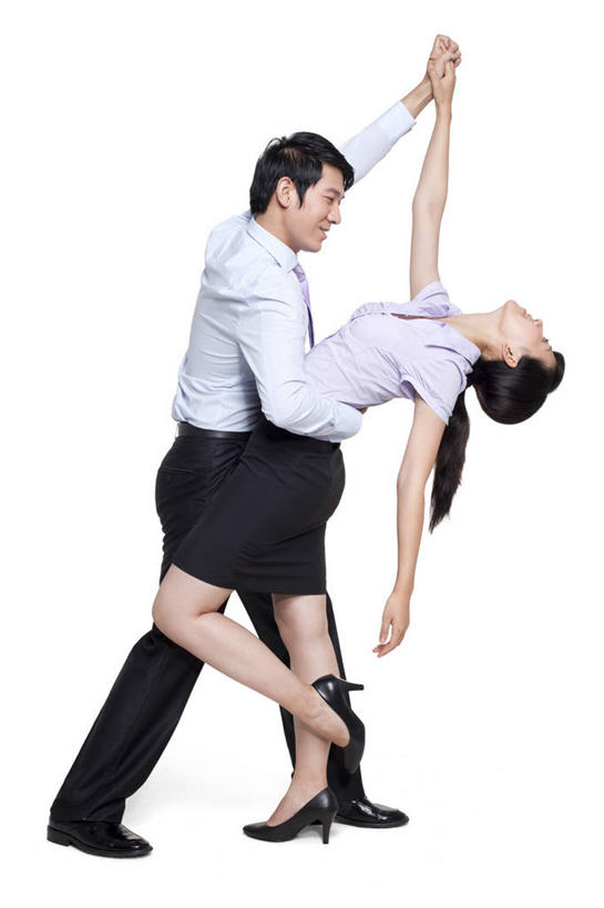 东方人,成年人,两个人,同事,商务人士,商务男性,商务女性,站,举,微笑,竖图,白色背景,正面,衬衫,裙子,商务,性感,满意,自由,幸福,热情,成功,合作,团队,集体,信心,北京,中国,亚洲,套装,领带,浪漫,队伍,靠,靠着,托,职业,短袖,活力,乐趣,摄影,影棚,支撑,部分,领导,享乐,成就,摄影棚,肖像,商务装,合伙,领袖,交际舞,工薪阶层,东亚,无忧无虑,团结,信任,男人,男性,年轻男性,年轻女性,女人,女性,亚洲人,中国人,年轻人,白领,上班族,闭着眼睛,举起,举手,举着,手牵手,向上举,向上伸,向上托,仰头,彩图,影棚拍摄,衬衣,拍摄,舞蹈,办公室职员,浸渍