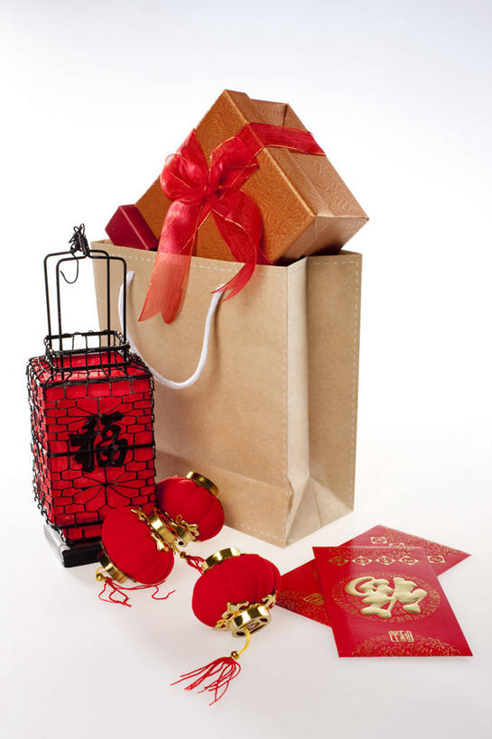 无人,竖图,室内,白色背景,运气,静物,礼物,照明,中国,春节,亚洲,庆祝,装饰,灯笼,纸灯笼,缎带,红色,福字,灯具,汉字,摄影,红包,照亮,照明设备,中国文化,肖像,东亚,繁荣,元旦,彩图,影棚拍摄,传统文化