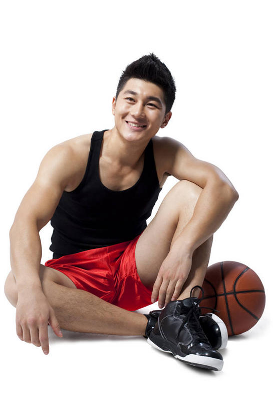 东方人,健壮,一个人,运动员,站,坐,微笑,竖图,室内,留白,白色背景,正面,运动服,快乐,运动,信心,篮球,中国,亚洲,篮球运动员,拿着,球,活力,摄影,影棚,摄影棚,东亚,体育活动,年轻男性,亚洲人,中国人,年轻人,坐着,彩图,影棚拍摄,欢乐,拍摄