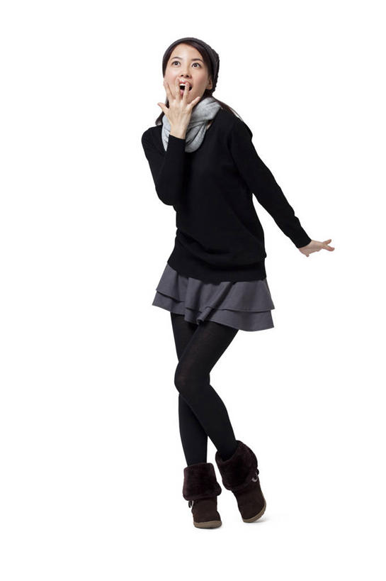 东方人,成年人,一个人,站,竖图,白色背景,正面,仰视,裙子,时尚,纯洁,美景,帽子,中国,亚洲,仅一个年轻女性,仅一个女性,仅一个人,景观,休闲装,自然,围巾,休闲,景色,可爱,童年,童趣,遮,遮掩,生活方式,惊奇,掩盖,遮挡,自然风光,童真,东亚,烂漫,无邪,遮盖,编织帽,掩饰,天真,年轻女性,女人,女性,亚洲人,中国人,年轻人,秋天,彩图,低角度拍摄,影棚拍摄,美人,捂住