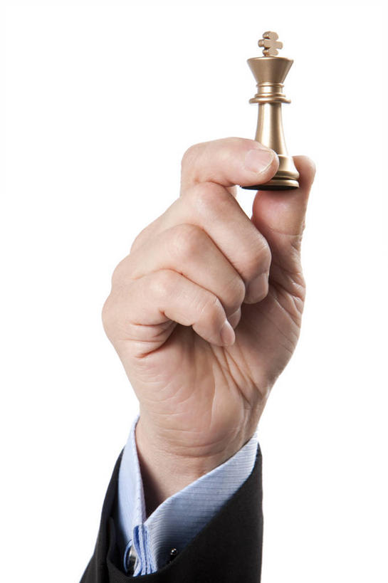 手,一个人,商务人士,商务男性,竖图,特写,留白,白色背景,正面,衬衫,商务,智慧,成功,信心,仅一个男性,套装,拿着,职业,国际象棋,摄影,影棚,控制,领导,摄影棚,商务装,工薪阶层,把握,男人,白领,上班族,彩图,影棚拍摄,衬衣,拍摄,掌控