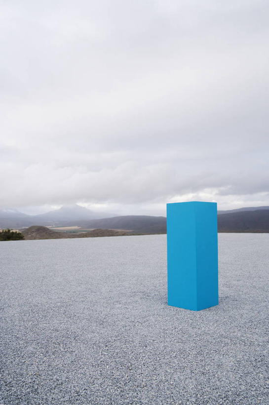 无人,竖图,室外,白天,正面,美景,山,山脉,道路,路,公路,图形,景观,山峰,交通,山峦,几何,长方体,一个,蓝色,蓝天,天空,自然,群山,天,景色,晴朗,单个,数学,自然风光,万里无云,晴空,晴空万里,马路,彩图,几何图形,立体几何,立体图形,直四棱柱