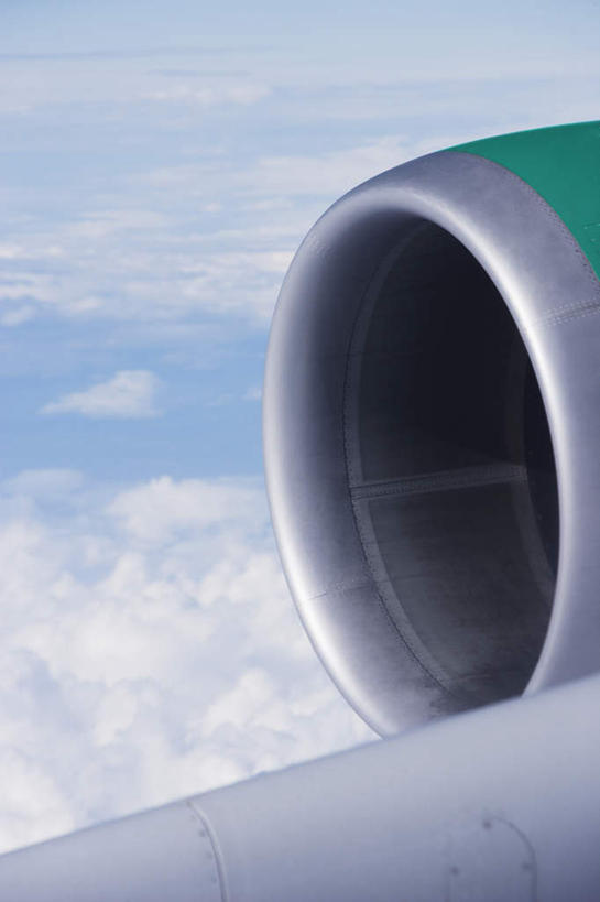 无人,竖图,俯视,室外,特写,白天,旅游,探险,飞机,飞翔,阴影,飞行,光线,影子,云,云朵,交通,翱翔,云彩,航空,飞,刺激,蓝色,白云,蓝天,天空,阳光,交通工具,天,享受,休闲,运输,一架,晴朗,载具,惊险,户外运动,考察,喷气式飞机,冒险,晴空,彩图,高角度拍摄