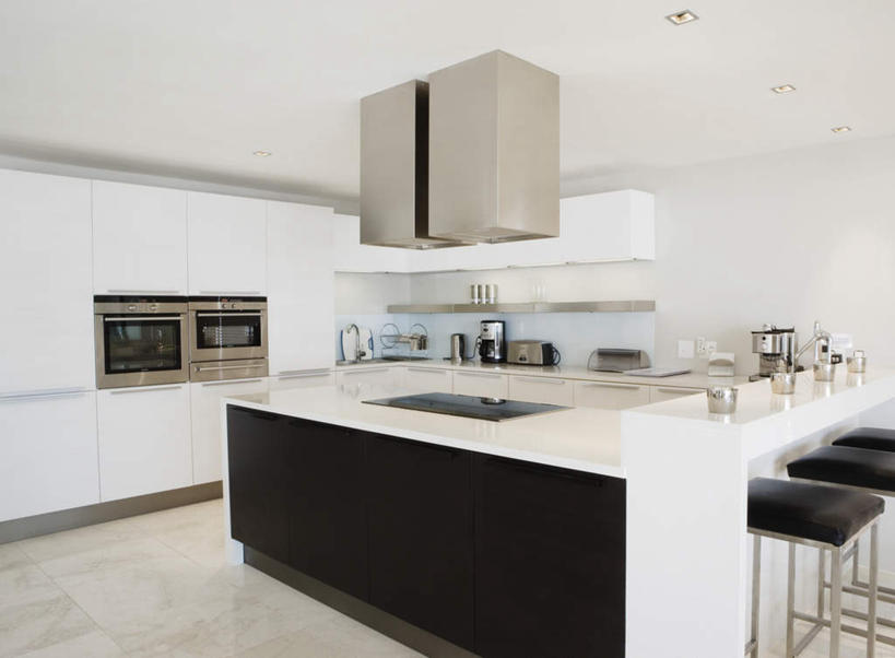 无人,家,横图,室内,白天,正面,烹饪,别墅,厨房,家具,装修,桌面,桌子,建筑,厨具,椅子,欧式,一排,整齐,装饰,电器,烤炉,烤箱,水槽,水龙头,房屋,屋子,大理石,公寓,豪华,建设,现代,水斗,装潢,洋房,楼房,开关,住宅,排列,室内装潢,打开,吧椅,样板房,明亮,阀门,舒适,家电,家居装潢,家用电器,开启,队列,房屋设计,地中海风格,古典风格,简约风格,炊具,室内设计,宽敞,烹饪用具,样板房装潢,大理石制品,吧台椅,酒吧椅,水咀,设计,烹调用具,烹调,彩图,房子,灶间,小家电