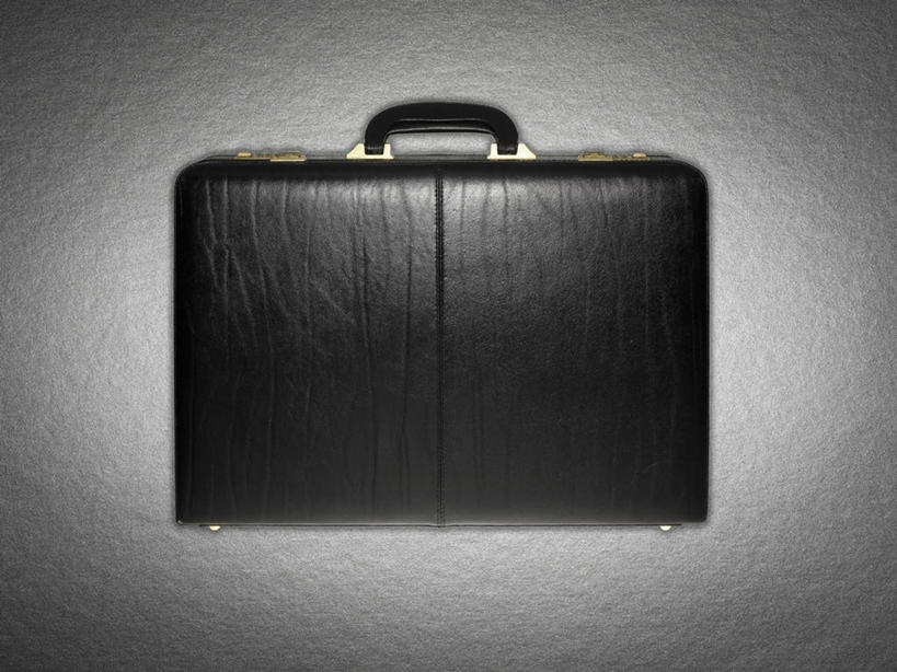 无人,横图,俯视,室内,特写,白天,桌面,桌子,静物,阴影,灰色背景,反射,包,公文包,影子,一个,黑色,摄影,影棚,单个,公事包,彩图,高角度拍摄,影棚拍摄,拍摄