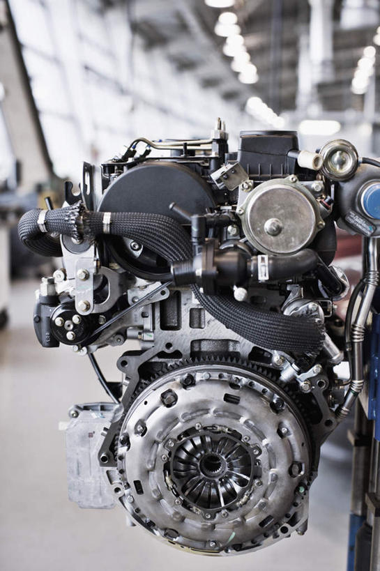 无人,工厂,竖图,室内,白天,正面,机器,零件,齿轮,连接,组合,朦胧,模糊,发动机,机械,链接,五金,紧固,拼接,拼凑,拼合,凑集,聚合,撮合,链结,牢固,飞机发动机,航空发动机,彩图,工地,制造厂