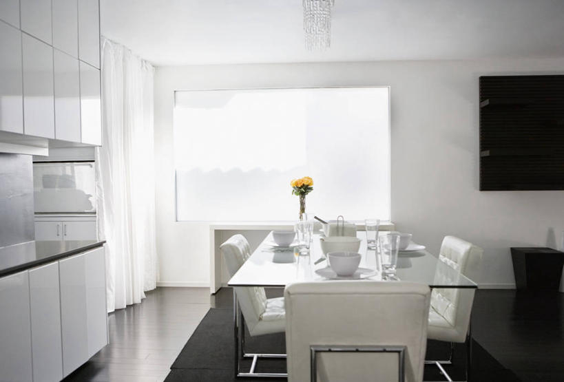 无人,家,横图,室内,白天,正面,智慧,别墅,餐桌,厨房,窗户,窗帘,柜子,家具,装修,桌子,建筑,杯子,餐具,电视,花瓶,椅子,欧式,环保,艺术,装饰,盛开,碟子,盘,陶瓷,饭厅,房屋,木椅,墙,屋子,公寓,陶瓷制品,储物柜,豪华,花蕾,文化,建设,现代,装潢,洋房,楼房,玻璃窗,墙壁,墙面,住宅,玻璃制品,花,花瓣,花朵,鲜花,绿色,白色,插花,帘子,盘子,玻璃瓶,瓶子,容器,水杯,碟,室内装潢,碗,液晶电视,花苞,花蕊,遮阳,清晰,轻薄,能源,餐台,储藏,华丽,修饰,插花艺术,样板房,明亮,回收,点缀,资源,创造,舒适,家居装潢,储存,彩电,创作,房屋设计,地中海风格,古典风格,简约风格,想象,利用,室内设计,便携,低碳,宽敞,循环,样板房装潢,衬托,美观,雅致,雅观,彩色电视机,持续,储备,蕴藏,贮备,设计,玻璃杯,电视机,彩图,房子,灶间,贮存,高清