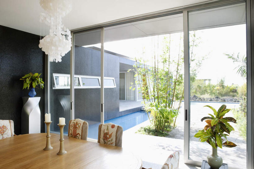 无人,游泳池,家,横图,室内,白天,正面,水,植物,别墅,厨房,窗户,地板,家具,装修,建筑,照明,欧式,装饰,盆栽,饭厅,房屋,墙,屋子,水池,水面,公寓,灯光,盆景,地面,豪华,建设,现代,泳池,装潢,洋房,楼房,吊灯,木地板,玻璃窗,墙壁,墙面,住宅,灯,绿色,自然,灯具,室内装潢,生长,成长,样板房,明亮,照亮,舒适,家居装潢,照明设备,房屋设计,地中海风格,古典风格,简约风格,室内设计,宽敞,样板房装潢,设计,彩图,房子,灶间