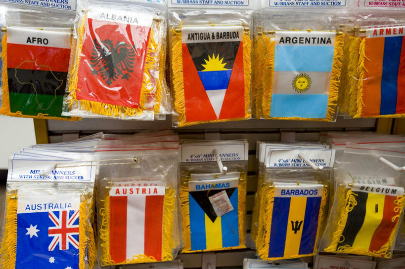 无人,横图,俯视,室内,白天,旅游,度假,美景,旗帜,国旗,奥地利,比利时,欧洲,澳大利亚,一排,吊挂,悬挂,整齐,景观,娱乐,排列,自然,享受,休闲,景色,放松,西欧,队列,自然风光,大洋洲,澳洲,中欧,南方大陆,奥地利共和国,澳大利亚联邦,比利时王国,旗,彩图,高角度拍摄