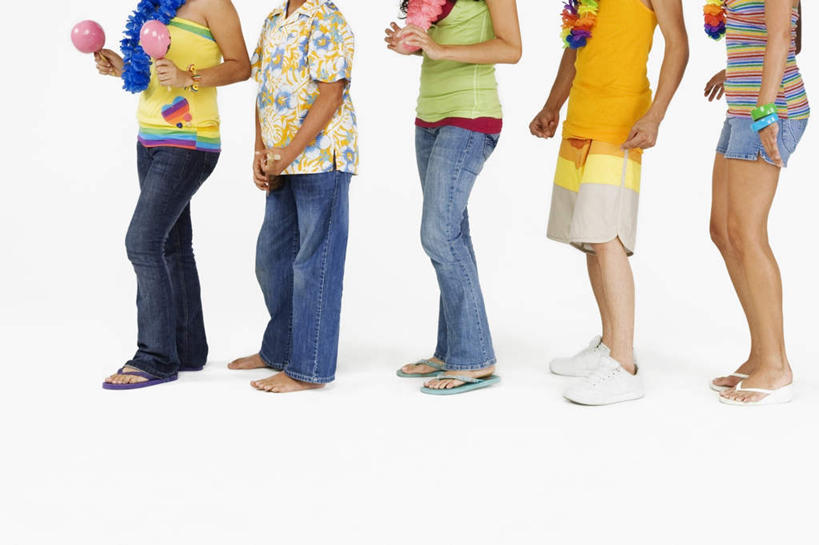 西方人,儿童,伙伴,朋友,站,摸,横图,室内,白天,白色背景,侧面,锻炼,游戏,友谊,成功,运动,合作,团队,集体,信心,玩具,欧洲,欧洲人,五个人,一排,抚摸,握,服装,裤子,整齐,装饰,花环,许多人,拿,玩,拿着,牛仔裤,休闲装,娱乐,排列,小孩,衣服,蓝色,站着,一群人,休闲,休闲服,益智,握着,摄影,服饰,影棚,活动,华丽,修饰,圣诞花环,点缀,成就,队列,发泄,消遣,智力,合伙,宣泄,衬托,美观,雅致,雅观,圣诞圈,扯铃,风葫芦,胡敲,空钟,空竹,闷葫芦,嗡子,响葫芦,响簧,天皇皇,天雷公,体育,友情,男孩,男人,男性,年轻男性,年轻女性,女孩,女人,女性,白种人,孩子,触摸,接触,玩耍,嬉戏,站立,半身,彩图,影棚拍摄,健身,拍摄,男生,女生