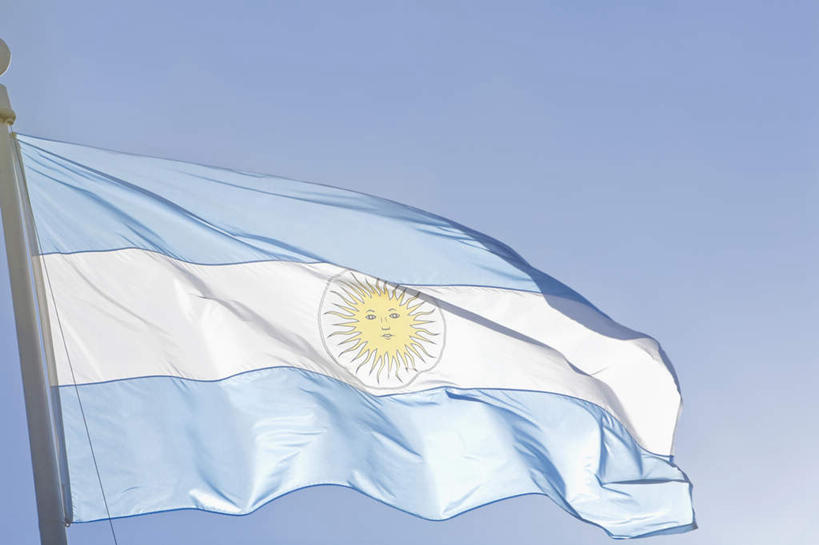 无人,横图,室外,白天,仰视,旗帜,国旗,阿根廷,一面,阴影,飘扬,光线,影子,蓝色,蓝天,天空,阳光,天,南美,晴朗,南美洲,拉丁美洲,美洲,万里无云,亚美利加洲,南亚美利加洲,阿根廷共和国,旗,晴空,晴空万里,彩图,低角度拍摄