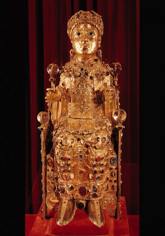 西方人,一个人,无人,坐,竖图,室内,白天,背景,正面,椅子,珠宝,雕塑,欧洲,欧洲人,仅一个年轻女性,仅一个女性,仅一个人,握,黑色背景,艺术,装饰,雕刻,雕像,注视,黑色,工艺品,观察,看,握着,摄影,影棚,观看,纪念,美术,贵重,察看,女王,珍贵,权利,象征,关注,主题,陈列,功能,美学,地位,权势,权位,宝贵,配景,年轻女性,女人,女性,白种人,坐着,布景,彩图,全身,影棚拍摄,拍摄