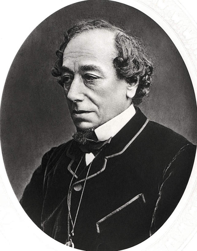 西方人,脸,头,脸颊,一个人,无人,站,横图,黑白,室内,特写,白天,留白,正面,衬衫,西装,绘画,项链,油画,欧洲,欧洲人,仅一个男性,仅一个人,套装,正装,艺术,墙,古典,注视,职业装,文化,肩膀,墙壁,墙面,装饰品,黑色,饰品,首饰,工艺品,观察,看,品味,站着,仅一个老年男性,观看,美术,察看,高雅,关注,美学,政治家,作家,首相,本杰明.迪斯雷利,迪斯雷利,辅弼,宰衡,老年男性,男人,男性,白种人,头部,脸部,脸蛋,面部,站立,半身,衬衣