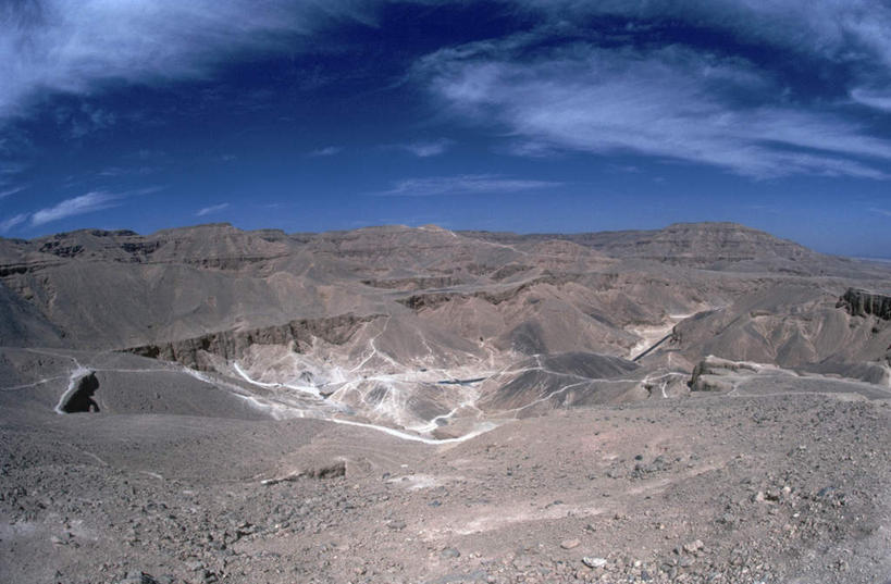 无人,横图,室外,白天,正面,旅游,度假,石头,美景,沙漠,山,山脉,非洲,埃及,阴影,光线,石子,影子,地平线,景观,山峰,云,云朵,辽阔,地面,山峦,云彩,娱乐,蓝色,白云,蓝天,天空,阳光,自然,群山,天,享受,休闲,广阔,景色,放松,晴朗,一望无际,古埃及,贫瘠,自然风光,延伸,北非,天地相交,阿拉伯埃及共和国,金字塔之国,棉花之国,阿非利加洲,无边无际,一马平川,瘠薄,底比斯,百门之都,大漠,砂漠,石块,晴空,彩图