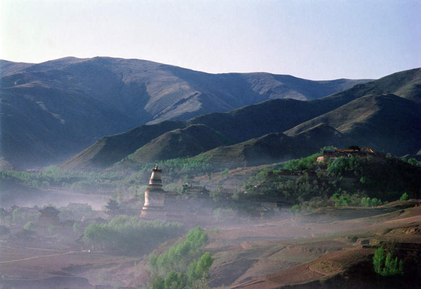 无人,横图,室内,白天,正面,旅游,度假,美景,森林,山,山脉,树林,植物,雾,道路,五台山,中国,亚洲,阴影,朦胧,模糊,光线,信息,影子,景观,山峰,灯塔,交通,山峦,方向,娱乐,树,树木,蓝色,绿色,蓝天,天空,自然,群山,天,享受,休闲,景色,放松,生长,晴朗,成长,引导,指引,迷雾,自然风光,东亚,山西,山西省,万里无云,中华人民共和国,华北地区,晋,忻州,忻州市,航标,繁峙县,五台县,清凉山,大雾,晴空,晴空万里,彩图,导航