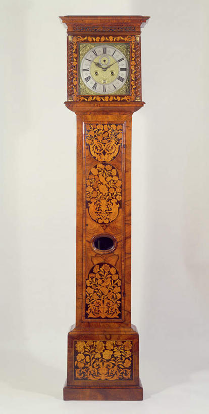 无人,竖图,室内,特写,白天,白色背景,正面,静物,阴影,花纹,装饰,时间,反射,木制,时钟,影子,计时,一个,木制品,钟表,表,摄影,影棚,单个,座钟,华丽,修饰,点缀,衬托,美观,雅致,雅观,钟,彩图,影棚拍摄,拍摄