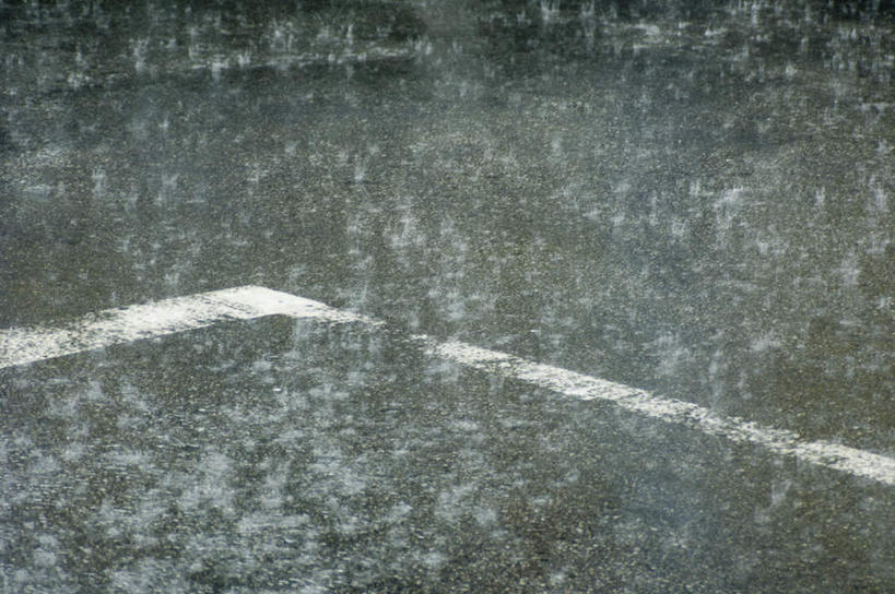 无人,横图,俯视,室外,白天,度假,美景,水,雨,暴雨,大雨,城市风光,城市,道路,路,新加坡,亚洲,朦胧,模糊,液体,景观,水滴,小路,交通,首都,娱乐,享受,休闲,景色,放松,东南亚,潮湿,湿润,新加坡共和国,彩图,高角度拍摄