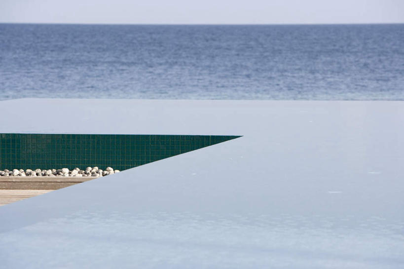 无人,家,横图,室外,白天,正面,旅游,度假,海浪,海洋,石头,美景,马尔代夫,亚洲,阴影,波纹,光线,石子,影子,房屋,屋顶,屋子,景观,浪花,涟漪,顶棚,娱乐,楼房,住宅,蓝色,倒影,蓝天,水纹,天空,阳光,自然,海水,波浪,天,享受,休闲,景色,放松,晴朗,倒映,印度洋,自然风光,南亚,海景,万里无云,水晕,马尔代夫共和国,反照,马累岛,大海,风浪,海,海水的波动,近岸浪,石块,涌浪,晴空,晴空万里,彩图,房子