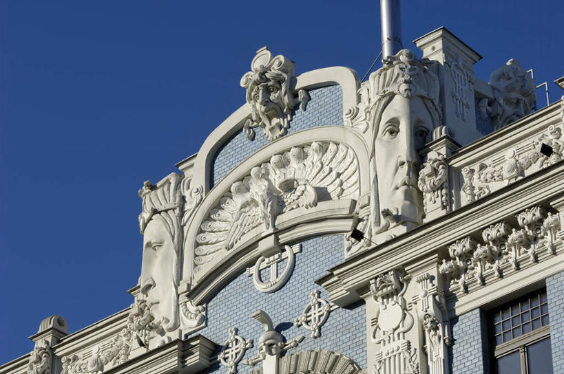 无人,横图,室外,白天,仰视,旅游,度假,石头,标志建筑,地标,建筑,雕塑,欧洲,拉脱维亚,艺术,装饰,雕刻,雕像,石子,墙,首都,娱乐,建设,墙壁,墙面,蓝色,蓝天,天空,工艺品,天,享受,休闲,旅游胜地,放松,晴朗,纪念,美术,主题,陈列,万里无云,功能,美学,拉脱维亚共和国,里加,石块,晴空,晴空万里,彩图,低角度拍摄