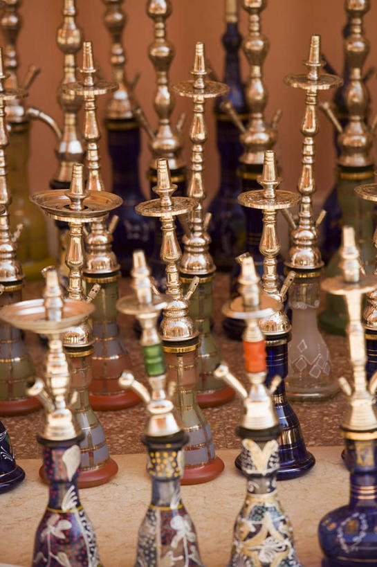 无人,竖图,俯视,室内,特写,白天,度假,美景,桌子,城市风光,城市,非洲,埃及,开罗,一排,阴影,整齐,装饰,光线,影子,景观,首都,文化,娱乐,货摊,排列,阳光,享受,休闲,景色,放松,华丽,修饰,点缀,古埃及,队列,文明,销售,贩卖,北非,水烟袋,首府,阿拉伯埃及共和国,金字塔之国,棉花之国,衬托,美观,雅致,雅观,阿非利加洲,开罗省,烟袋,彩图,高角度拍摄