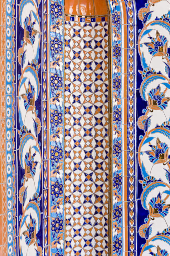 无人,竖图,室外,特写,白天,正面,旅游,度假,标志建筑,地标,建筑,阿曼,亚洲,花纹,节日,艺术,装饰,墙,艺术品,首都,文化,娱乐,建设,墙壁,墙面,工艺品,祈祷,享受,休闲,健康,旅游胜地,放松,许愿,宗教,信仰,纪念,工艺,华丽,修饰,祈求,美术,点缀,伊斯兰教,清真寺,西亚,衬托,美观,雅致,雅观,阿曼苏丹国,马斯喀特,马斯喀图,马斯卡德,米卡斯,平安,彩图