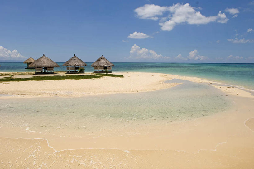 无人,家,横图,室外,白天,正面,旅游,度假,海浪,海洋,美景,沙滩,菲律宾,亚洲,阴影,光线,沙子,影子,房屋,屋子,草屋,海岸,景观,浪花,水平线,云,云朵,辽阔,海平线,沙地,云彩,娱乐,住宅,蓝色,白云,蓝天,天空,阳光,自然,海水,茅草屋,天,享受,休闲,广阔,景色,放松,东南亚,晴朗,一望无际,自然风光,海景,菲律宾共和国,宿务,宿务岛,米沙鄢,米沙鄢群岛,无边无际,一马平川,大海,风浪,海,海水的波动,海滩,近岸浪,涌浪,晴空,彩图,房子,茅舍,茅屋,小屋,水天相接,水天一线