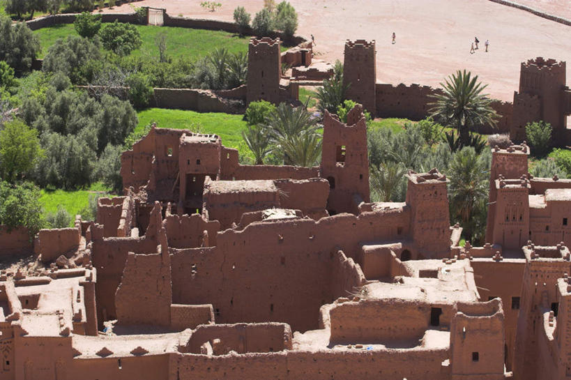 无人,横图,俯视,室外,白天,旅游,度假,草地,草坪,名胜古迹,植物,标志建筑,地标,建筑,阴影,遗迹,光线,影子,堡垒,城堡,古迹,历史,文物,娱乐,建设,古建筑,废墟,草,树,树木,古代,绿色,阳光,自然,享受,休闲,旅游胜地,放松,生长,成长,要塞,荒废,古文明,古远,荒疏,旷废,旷费,疏弃,芜秽,设防,荒芜,彩图,高角度拍摄