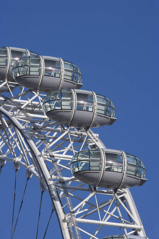 无人,竖图,室外,白天,仰视,旅游,度假,游戏,标志建筑,地标,建筑,英国,欧洲,伦敦,阴影,光线,影子,摩天轮,首都,玩,娱乐,建设,伦敦眼,泰晤士河,蓝色,蓝天,天空,阳光,天,享受,休闲,旅游胜地,放松,游乐设施,晴朗,活动,西欧,发泄,消遣,智力,大不列颠,威斯敏斯特市,大不列颠及北爱尔兰联合王国,万里无云,宣泄,大不列颠联合王国,日不落英帝国,雾都,千禧之轮,晴空,晴空万里,玩耍,嬉戏,彩图,低角度拍摄