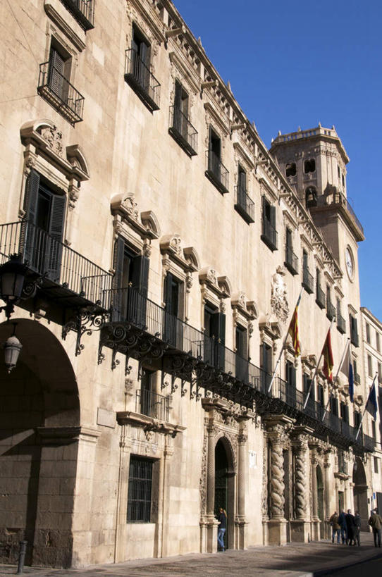 无人,家,竖图,室外,白天,仰视,西班牙,欧洲,一排,阴影,整齐,装饰,光线,影子,房屋,屋子,楼房,住宅,排列,蓝色,蓝天,天空,阳光,天,华丽,修饰,点缀,队列,南欧,首府,西班牙王国,衬托,美观,雅致,雅观,瓦伦西亚,巴伦西亚,瓦伦西亚自治区,彩图,低角度拍摄,房子