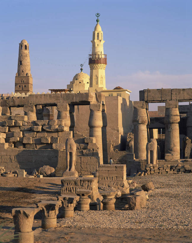 无人,竖图,室外,白天,正面,旅游,度假,石头,名胜古迹,地标,非洲,埃及,一排,阴影,节日,遗迹,整齐,光线,石子,影子,柱子,神庙,古迹,历史,文化,文物,娱乐,古建筑,废墟,排列,蓝色,蓝天,天空,阳光,天,祈祷,享受,休闲,健康,旅游胜地,放松,许愿,宗教,信仰,晴朗,纪念,祈求,神殿,伊斯兰教,古埃及,队列,清真寺,古文明,北非,沉积岩,万里无云,卢克索神庙,路克索神殿,鲁克索神殿,古代七大奇迹,阿拉伯埃及共和国,金字塔之国,棉花之国,阿非利加洲,水成岩,平安,石块,岩石,晴空,晴空万里,彩图,标志性建筑