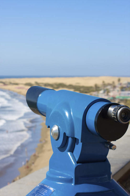 无人,竖图,室外,白天,正面,旅游,度假,仪器,科技,海浪,海洋,沙滩,植物,西班牙,欧洲,眺望,阴影,检查,朦胧,模糊,研究,反射,分析,光线,科学,沙子,望远镜,影子,海岸,浪花,沙地,娱乐,树,树木,一个,蓝色,绿色,蓝天,天空,阳光,自然,海水,天,观察,享受,休闲,放松,清晰,探索,生长,放大,晴朗,单个,成长,观看,仔细,科研,科学技术,瞭望,聚焦,加纳利群岛,关注,南欧,加那利群岛,海景,伊比利亚半岛,远视镜,瞭望镜,万里无云,西班牙王国,光学,清楚,拉斯帕尔马斯,大加纳利岛,大海,风浪,海,海水的波动,海滩,近岸浪,涌浪,晴空,晴空万里,彩图,光学仪器,千里镜