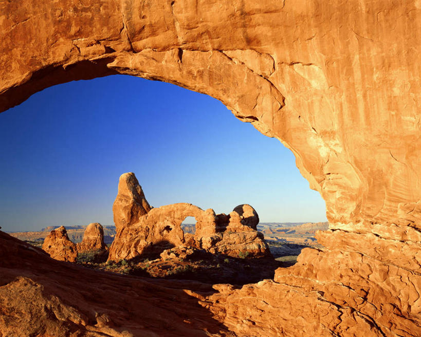 无人,横图,室外,白天,正面,旅游,度假,石头,美景,沙漠,美国,阴影,光线,石子,影子,洞,景观,娱乐,蓝色,蓝天,天空,阳光,自然,天,享受,休闲,景色,放松,洞穴,晴朗,怪异,北美,北美洲,犹他州,奇怪,自然风光,神奇,美洲,奇幻,奇特,穴,万里无云,北亚美利加洲,亚美利加洲,犹他,蜂窝之州,蜂房州,古怪,奇异,乖张,大漠,砂漠,石块,岩石,晴空,晴空万里,彩图